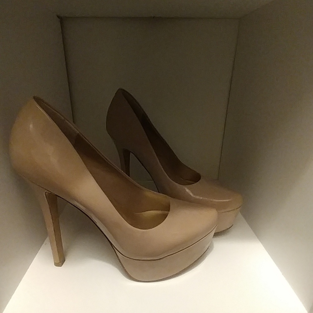 Jessica Simpson Vinyl Platform Heel